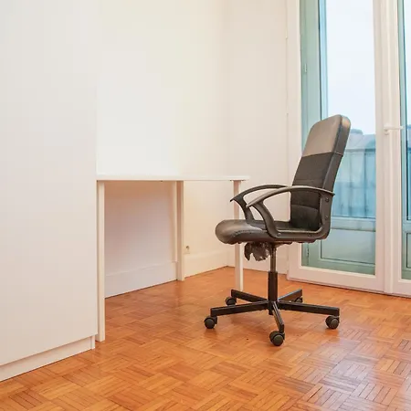 2 Bedrooms 60m2 Near Rer A Apartment