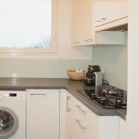 2 Bedrooms 60m2 Near Rer A Appartement *